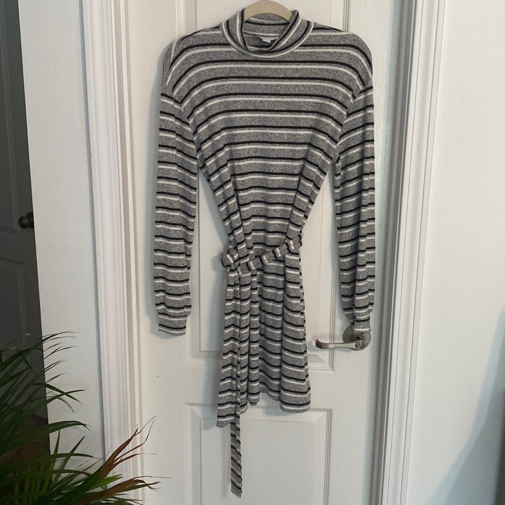 Top Shop Mini Sweater Dress - size 8